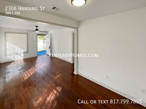 2306 Harding St in Dallas, TX - Foto de edificio - Building Photo