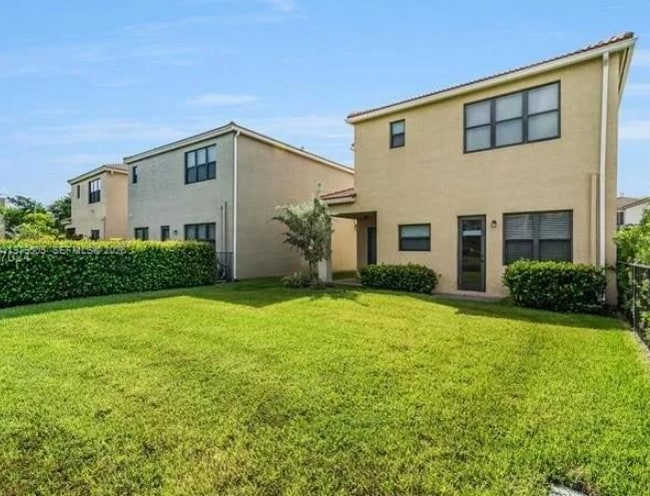 965 NE 193rd Ter in Miami, FL - Building Photo - Building Photo