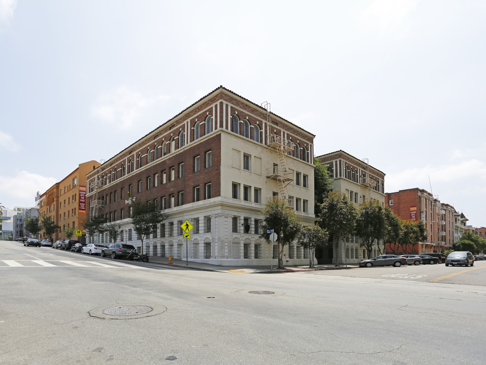 The Barclay Apartments in Los Angeles, CA - Building Photo