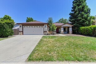 109 Corbin Dr in Wheatland, CA - Building Photo