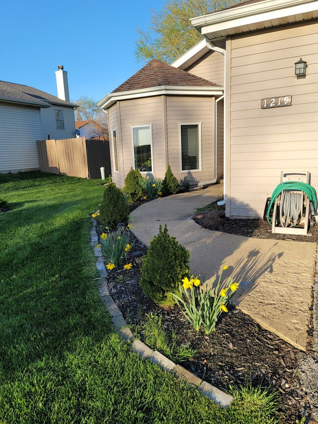 property at 1219 Blackhawk Dr