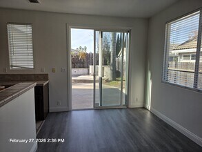 6905 Loheit Way in Sacramento, CA - Building Photo - Building Photo