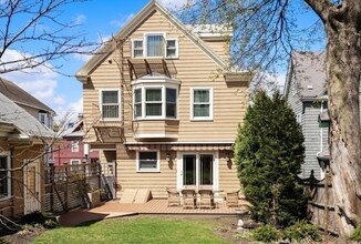 52 Hillsdale Rd in Medford, MA - Foto de edificio - Building Photo