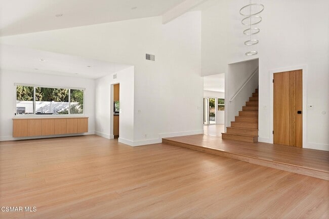 84 Sunny Vista Ave in Oak Park, CA - Building Photo - Building Photo