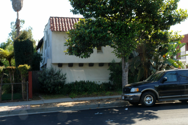 1913 Castillo St in Santa Barbara, CA - Building Photo - Building Photo