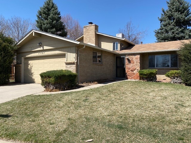 property at 7427 S Fairfax Ct