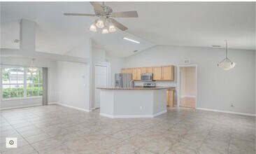 5863 NW Cullom Cir in Port St. Lucie, FL - Building Photo - Building Photo