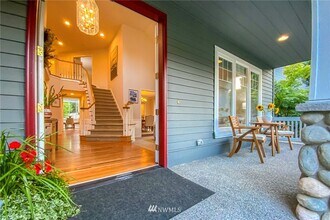 13711 NE 135th Pl in Kirkland, WA - Building Photo - Building Photo