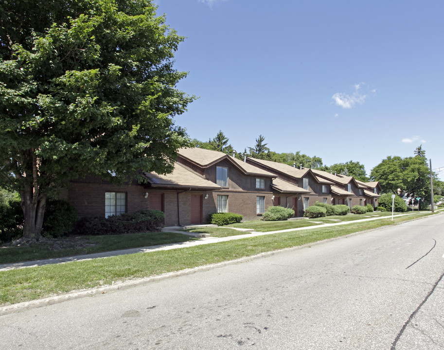 800 S Stephenson Hwy in Royal Oak, MI - Building Photo