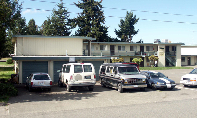 Chinook Apartments in Lakewood, WA - Building Photo - Building Photo