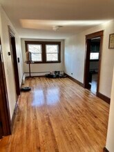 84 Walker St, Unit 3 in Newton, MA - Foto de edificio - Building Photo