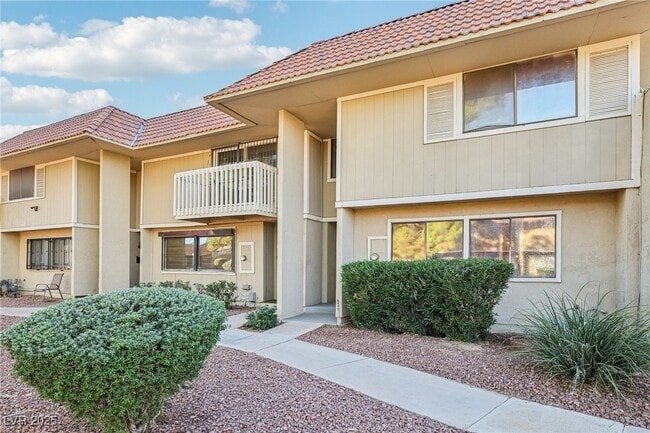 2414 Paradise Village Way in Las Vegas, NV - Building Photo - Building Photo