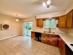 1070 Iris St in Broomfield, CO - Building Photo - Building Photo