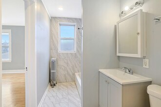 8030 S Honore St in Chicago, IL - Building Photo - Building Photo