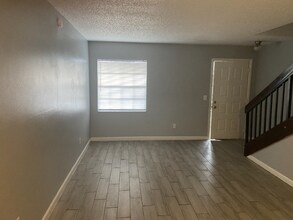4871 W McElroy Ave in Tampa, FL - Building Photo - Building Photo