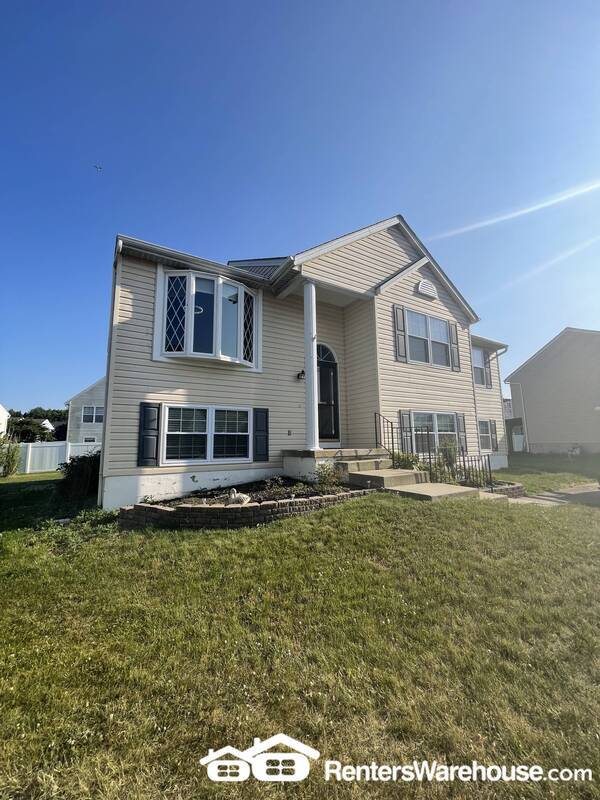 9 Snug Lagoon Ct in Middle River, MD - Building Photo - Building Photo