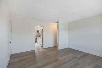 1889 Wavell St in London, ON - Building Photo - Building Photo