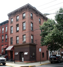536 Bloomfield St in Hoboken, NJ - Foto de edificio - Building Photo