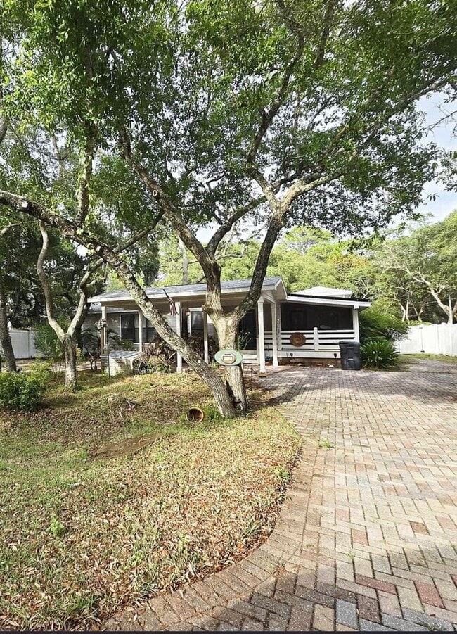 property at 82 Palmetto St