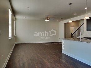 580 Smt Vw Ln in Canton, GA - Foto de edificio - Building Photo