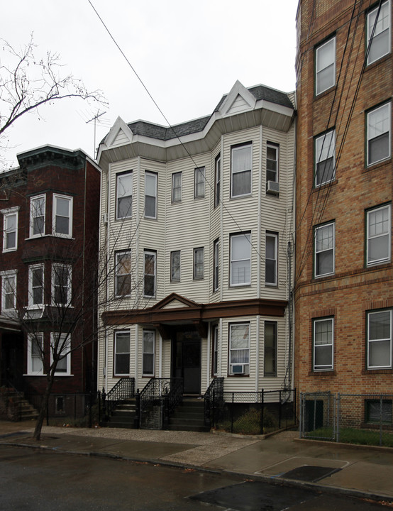 108 Booraem Ave in Jersey City, NJ - Building Photo