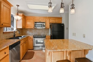 956 Ridgepoint Ct in Baton Rouge, LA - Building Photo