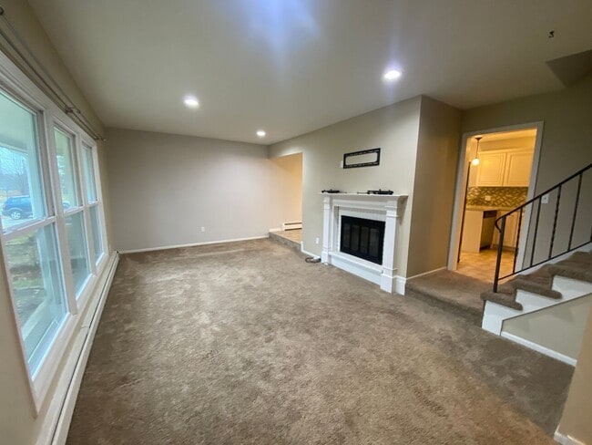 3214 Brookshire Dr SE in Grand Rapids, MI - Building Photo - Building Photo