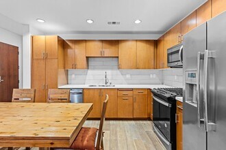 13337 Beach Ave in Marina Del Rey, CA - Building Photo - Building Photo