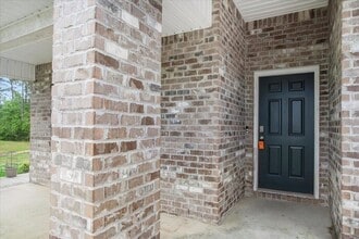 18401 Elkwood Dr in Gulfport, MS - Building Photo - Building Photo