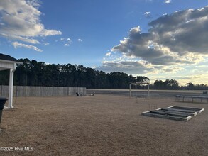 927 Farmyard Garden Dr in Jacksonville, NC - Building Photo - Building Photo