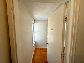 1613 Dewey St in Manitowoc, WI - Building Photo - Building Photo