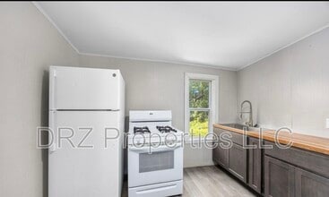 841 Oakland Ave SW in Grand Rapids, MI - Building Photo - Building Photo