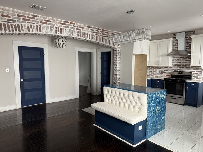 814 Iowa St in San Antonio, TX - Building Photo - Building Photo