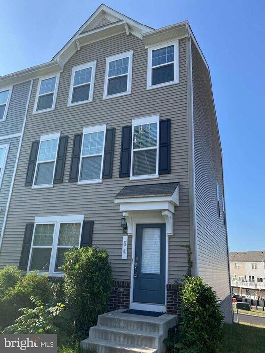 54 National St in Ranson, WV - Building Photo