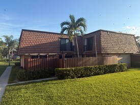 1405 14th Ln in Greenacres, FL - Building Photo