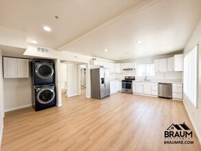 1421 Centinela Ave in Santa Monica, CA - Foto de edificio - Building Photo