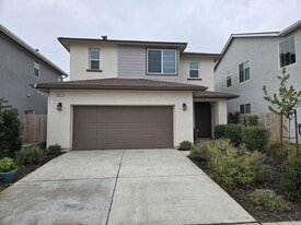 3021 N Sowell St in Visalia, CA - Building Photo