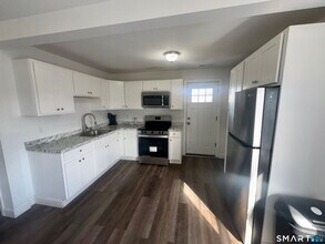 22 Brewster St in Waterbury, CT - Building Photo - Building Photo