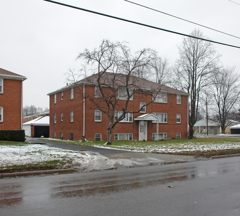 1962 Boardman Poland Rd in Youngstown, OH - Foto de edificio