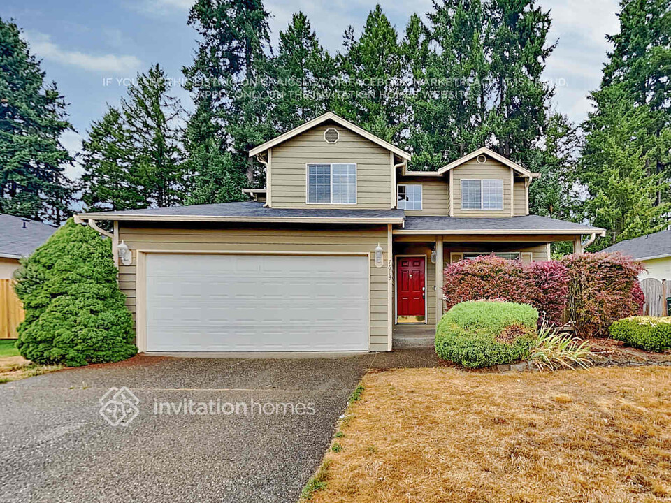 7613 188th St Ct E in Puyallup, WA - Foto de edificio