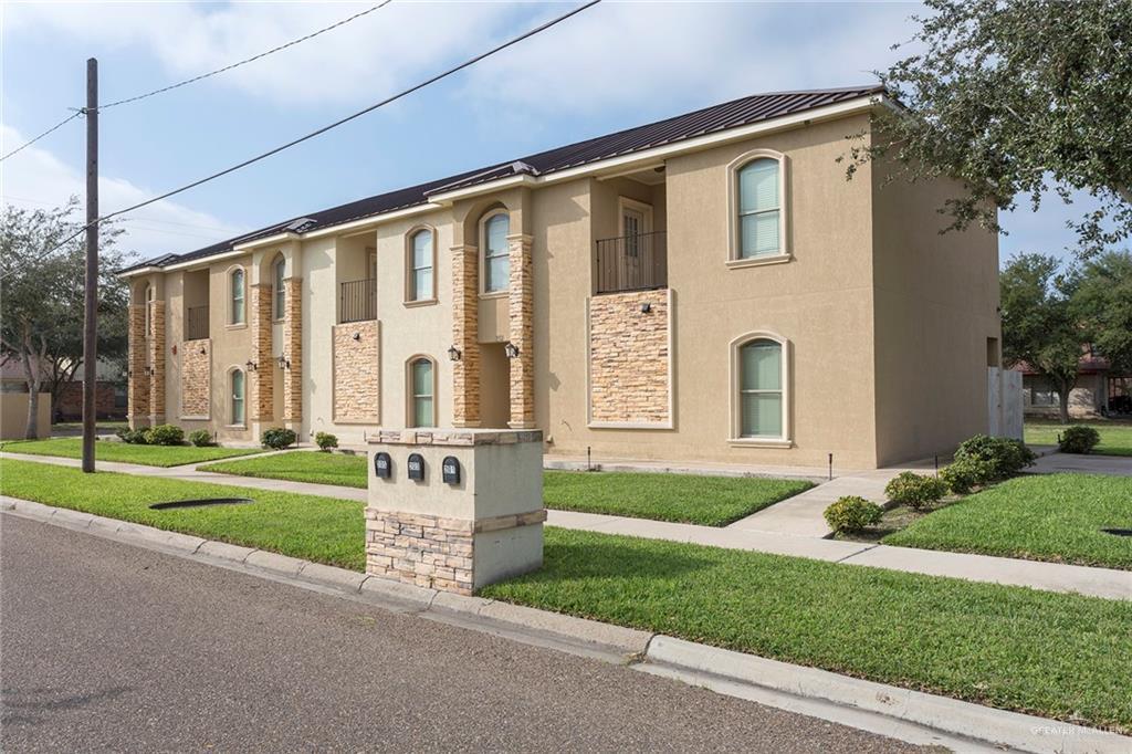 201 S 1st Ave in Edinburg, TX - Building Photo