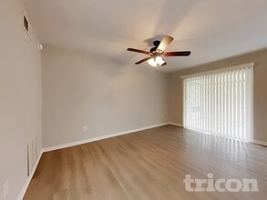 802 Gullberry Ln in Altamonte Springs, FL - Foto de edificio - Building Photo