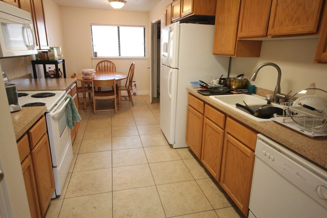 865 N 500 W in Provo, UT - Building Photo