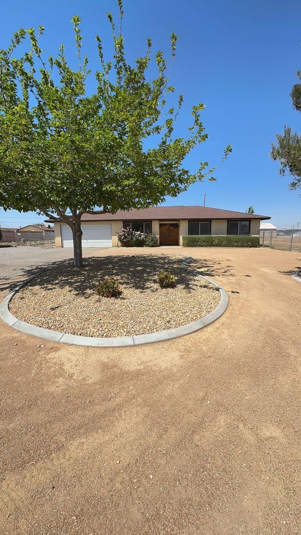 12386 Lakota Rd in Apple Valley, CA - Building Photo - Building Photo