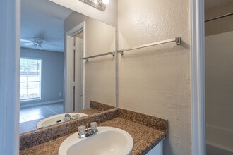 Breckenridge At Cityview in Houston, TX - Building Photo - Interior Photo