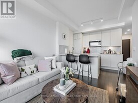 181 Bedford Rd in Toronto, ON - Building Photo