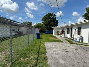 10310 SW 175th St in Miami, FL - Building Photo - Building Photo
