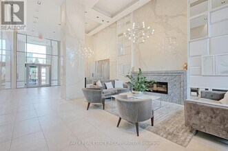501 St Clair Ave W in Toronto, ON - Building Photo - Building Photo