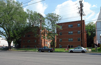 4256-4264 Benning Rd NE in Washington, DC - Building Photo - Building Photo