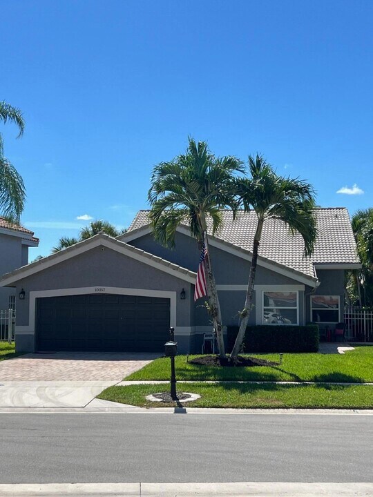 10357 Buena Ventura Dr in Boca Raton, FL - Building Photo